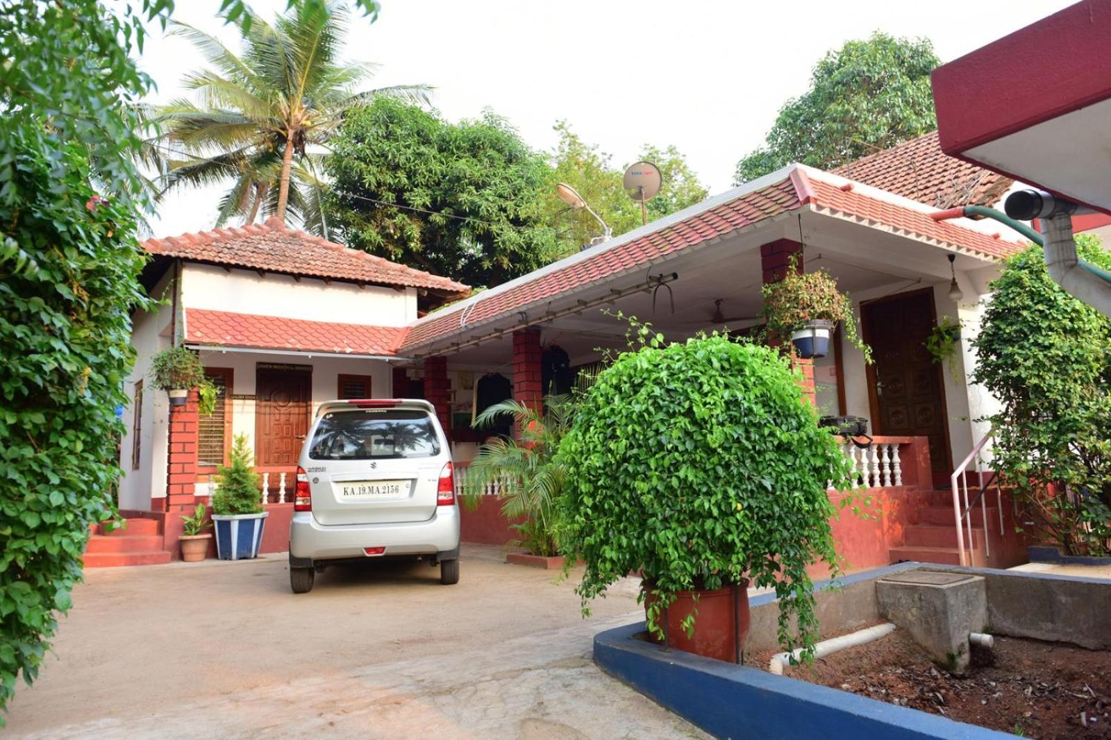 Runnin Airport - Homestay Gurpur Exterior foto
